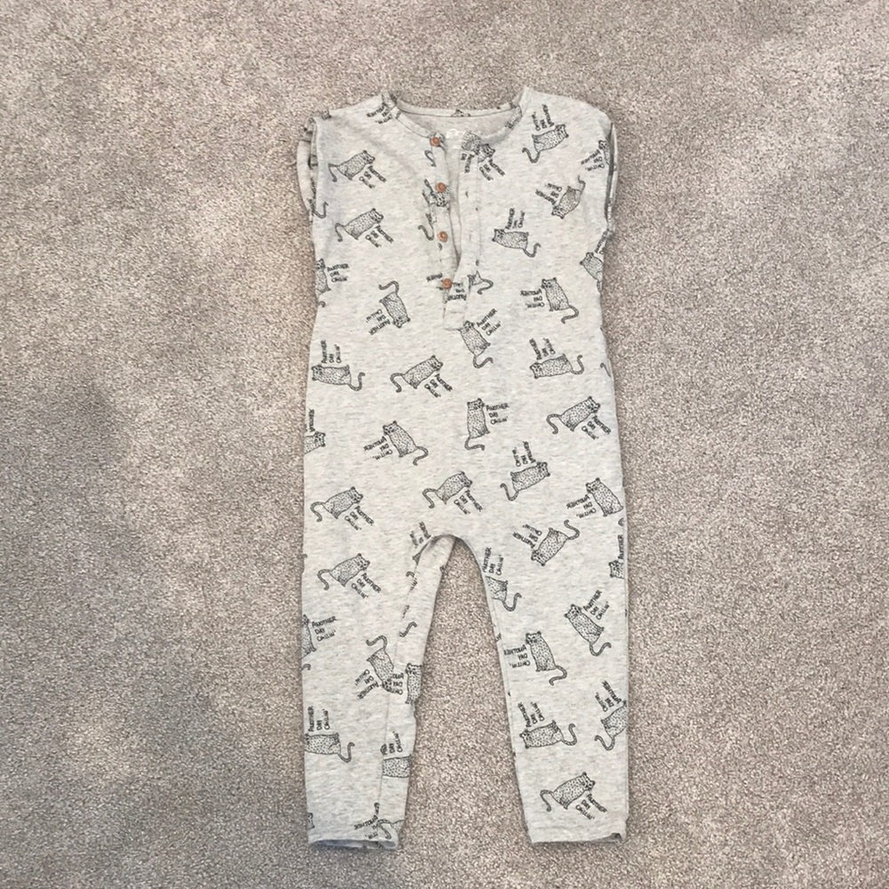 Toddler Boys Romper. EUC